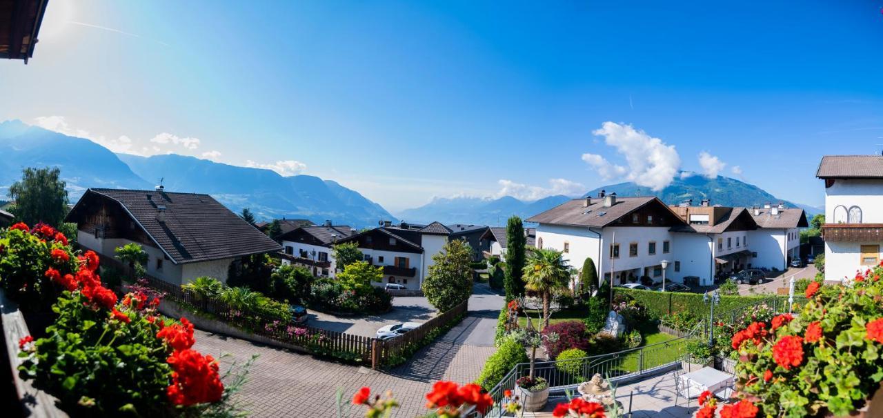 Bed and Breakfast Garni Stuebele Тироло Экстерьер фото